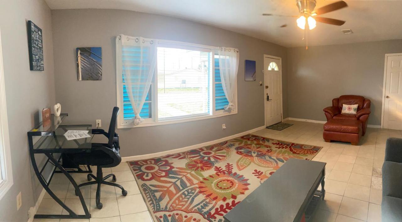 Coastal Breeze Unplugged Galveston Exterior photo