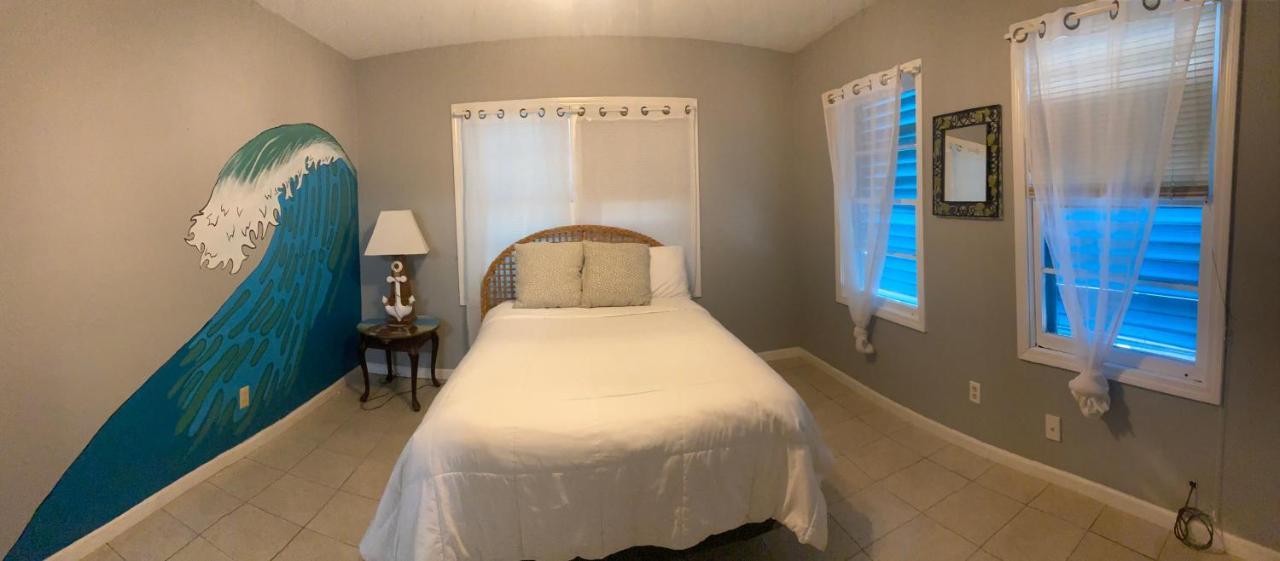 Coastal Breeze Unplugged Galveston Exterior photo